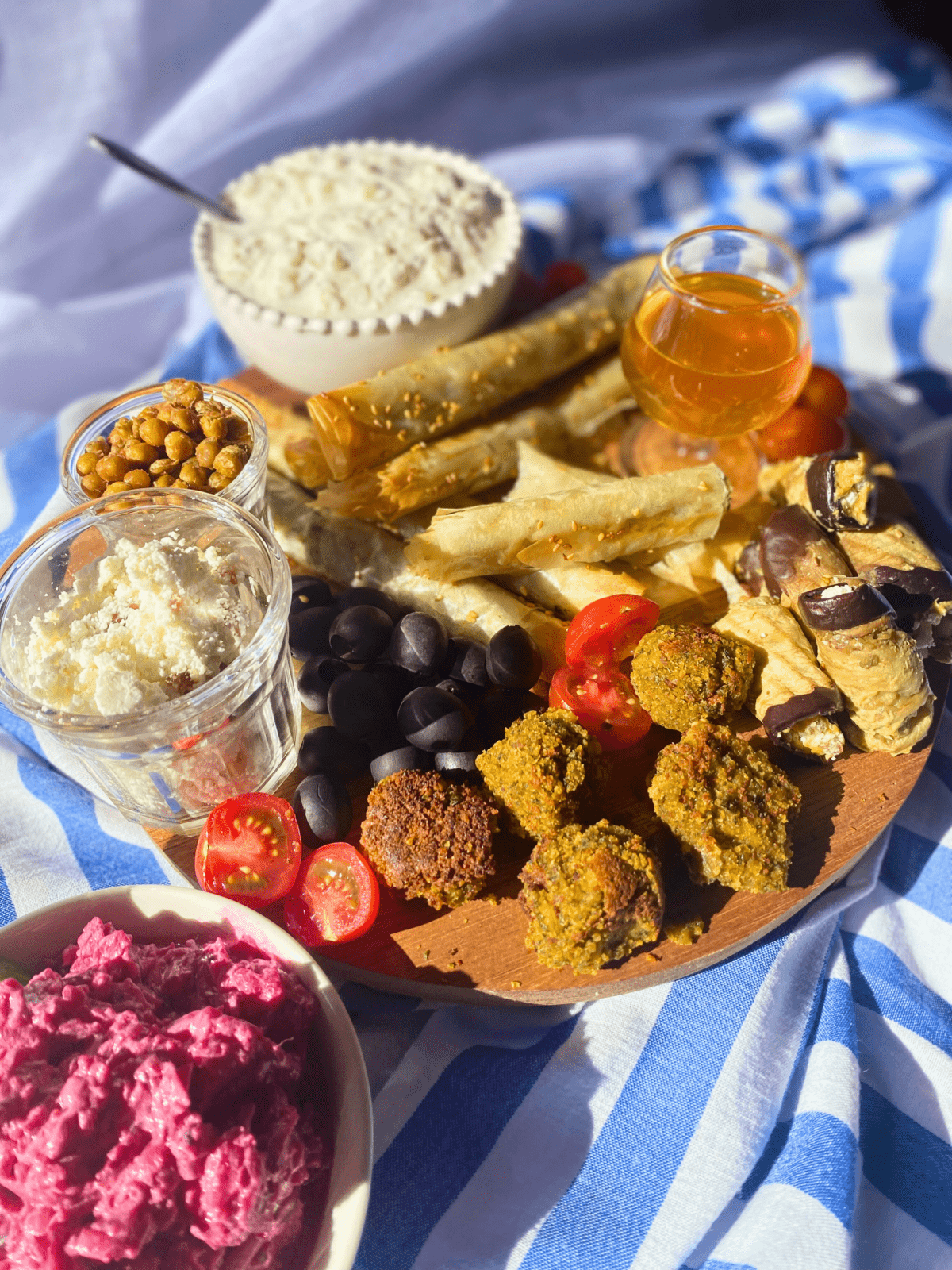 food board grec aperitif deliciouslyhome article2 food board grec aperitif deliciouslyhome article2 - Deliciously Home