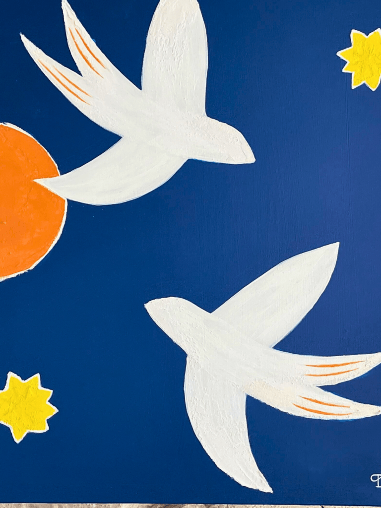 Instant de douceur créative : détail de notre peinture DIY inspirée de Matisse, un vol d’oiseaux blancs dans un ciel d’été signé Deliciously Home