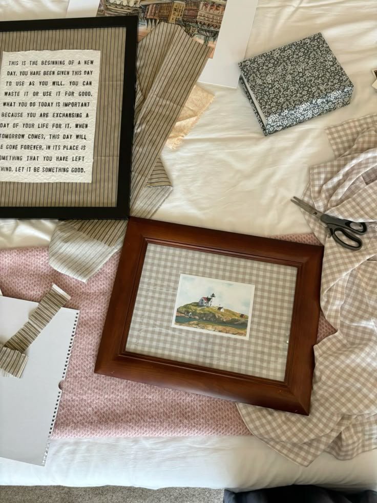 wall gallery frames DIY deliciouslyhome article2 wall gallery frames DIY deliciouslyhome article2 - Deliciously Home