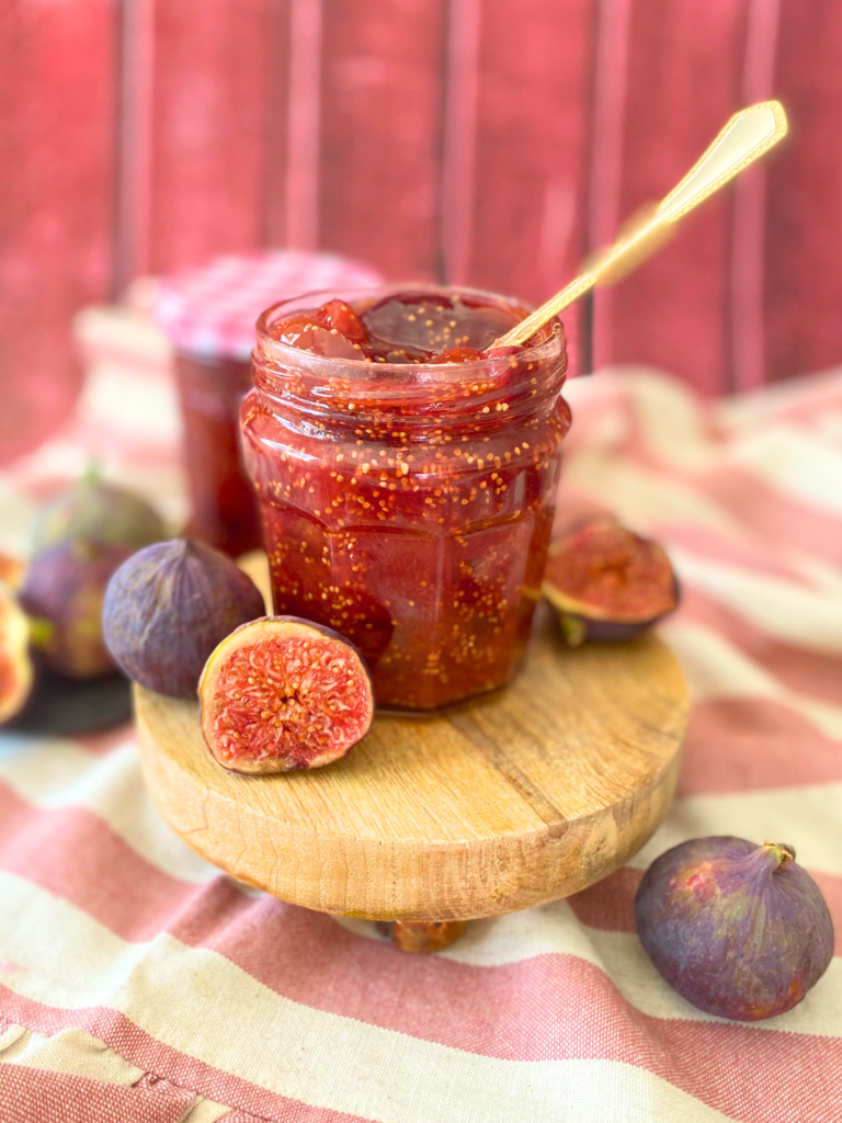 confiture figue sureau deliciouslyhome article2 Une confiture de figues brillante et parfumée – recette d’automne à retrouver sur www.deliciouslyhome.com