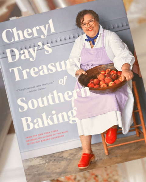 Notre lecture du mois pour le challenge "Cook That Book" de Deliciously Home : Cheryl's Day Treasury of Southern Baking".