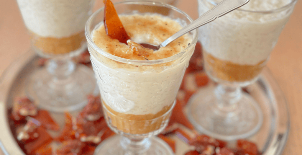 Riz au lait pommes caramel: Un dessert doudou à l’image de Deliciously Home : chaud, réconfortant, avec cette douceur automnale qui donne envie de rentrer chez soi.