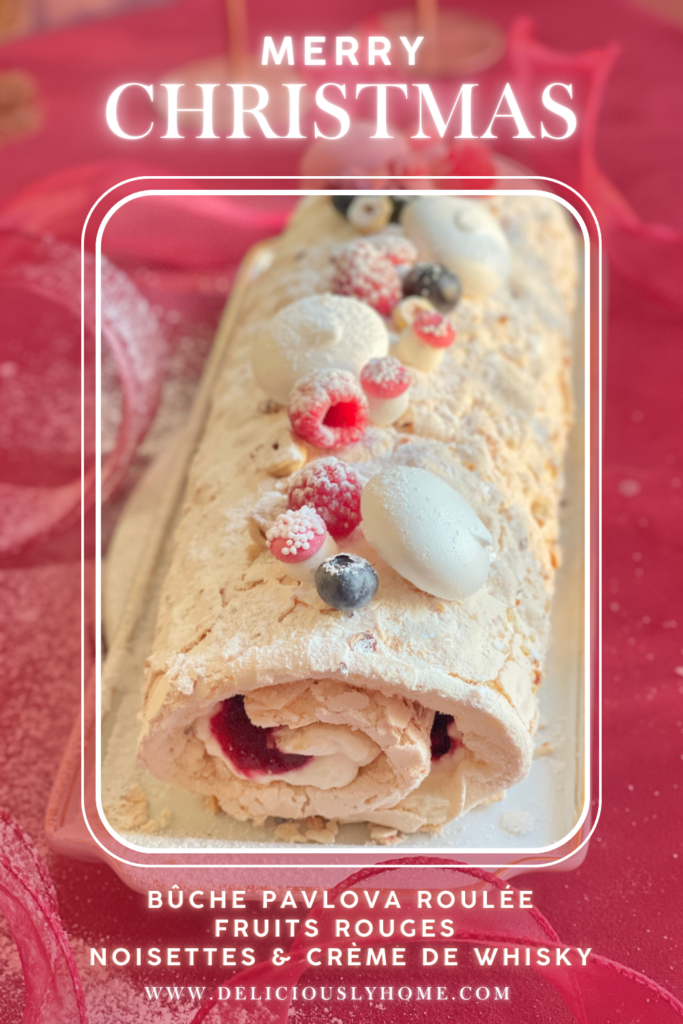 La douceur d’une pavlova, l’acidité des fruits rouges et la rondeur d’une chantilly au whisky : une bûche maison qui célèbre l’hiver avec sincérité et gourmandise.Une recette signée Deliciously Home.