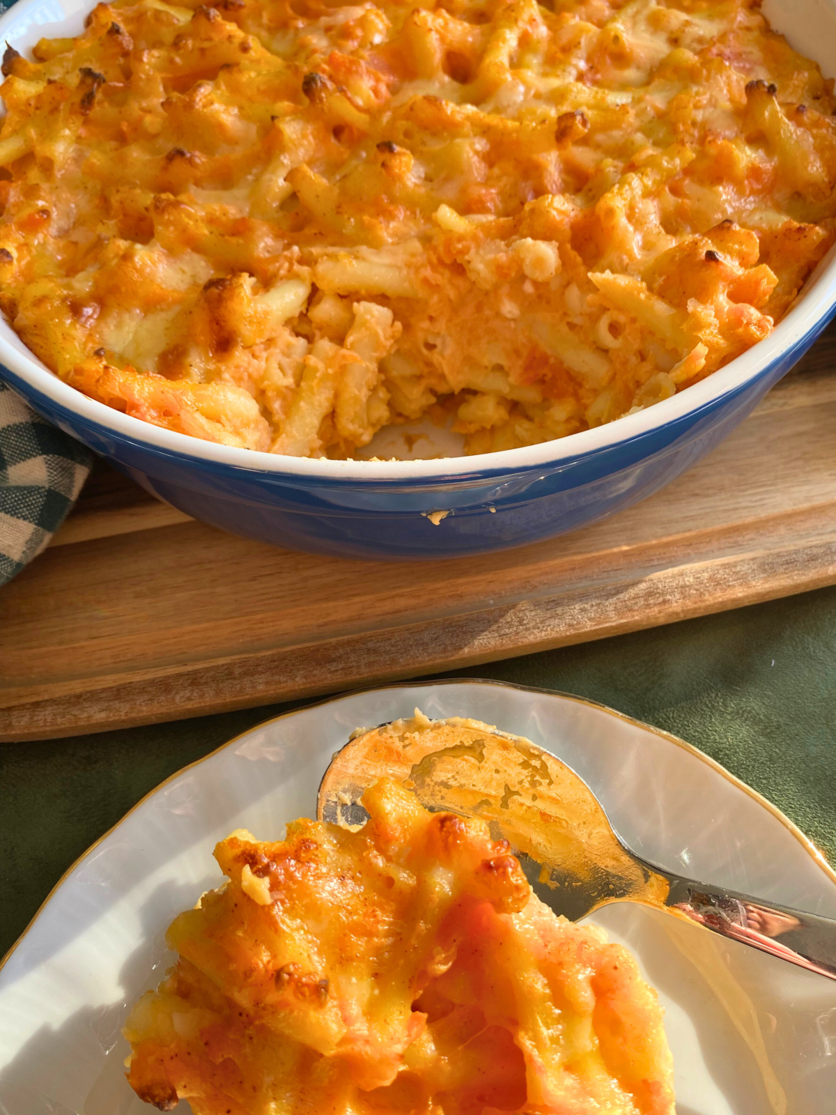 mac and cheese patate douce deliciouslyhome article2 Portion de mac and cheese à la patate douce, un accompagnement réconfortant expliqué en détail sur Deliciously Home.