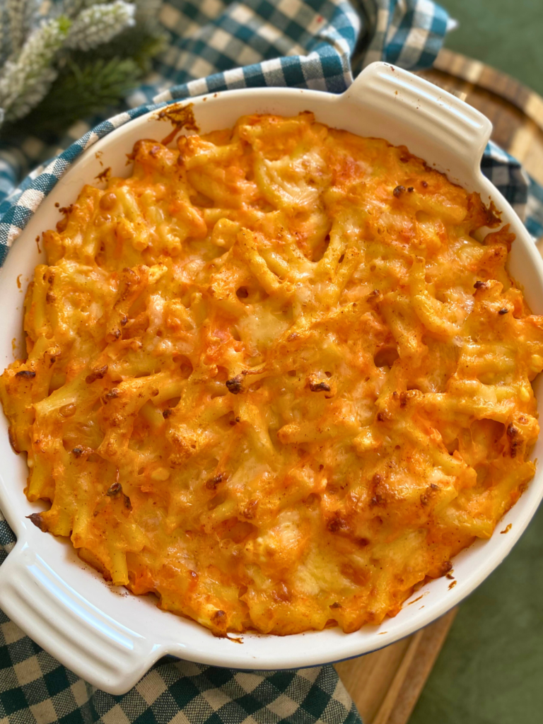 Mac and cheese à la patate douce, gratiné et fondant, une recette chaleureuse à découvrir sur Deliciously Home.