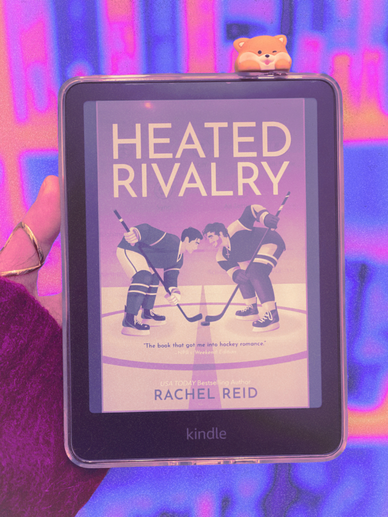 heated rivalry deliciouslyhome article 1 Lecture en cours de Heated Rivalry de Rachel Reid, tome emblématique de la série Game Changer, sélectionné pour le DH Book Club de février sur le blog Deliciously Home.