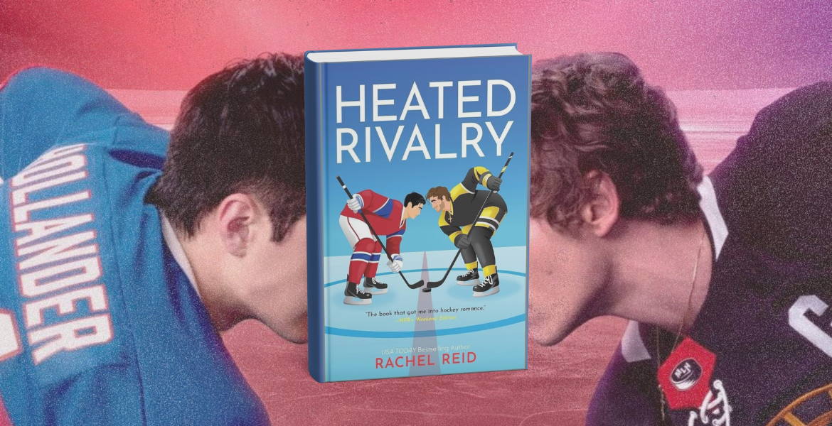 homepage heated rivalry deliciouslyhome Couverture du roman « Heated Rivalry » de Rachel Reid placée au centre d’un montage, avec en arrière-plan l’affiche de la série qui lui est liée, montrant deux joueurs de hockey face à face. L’image illustre la sélection lecture du mois pour le DH Book Club de Deliciously Home présentée dans l’article et rappelle le cadre hockey dans lequel s’inscrit le livre.
