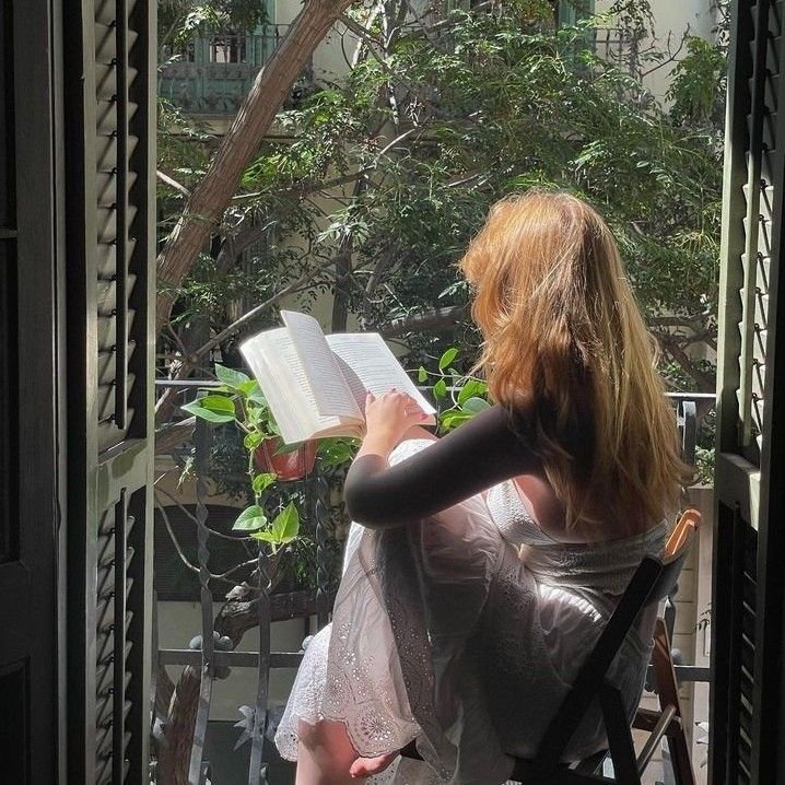 fenetre chaise coin lecture ete - Deliciously Home