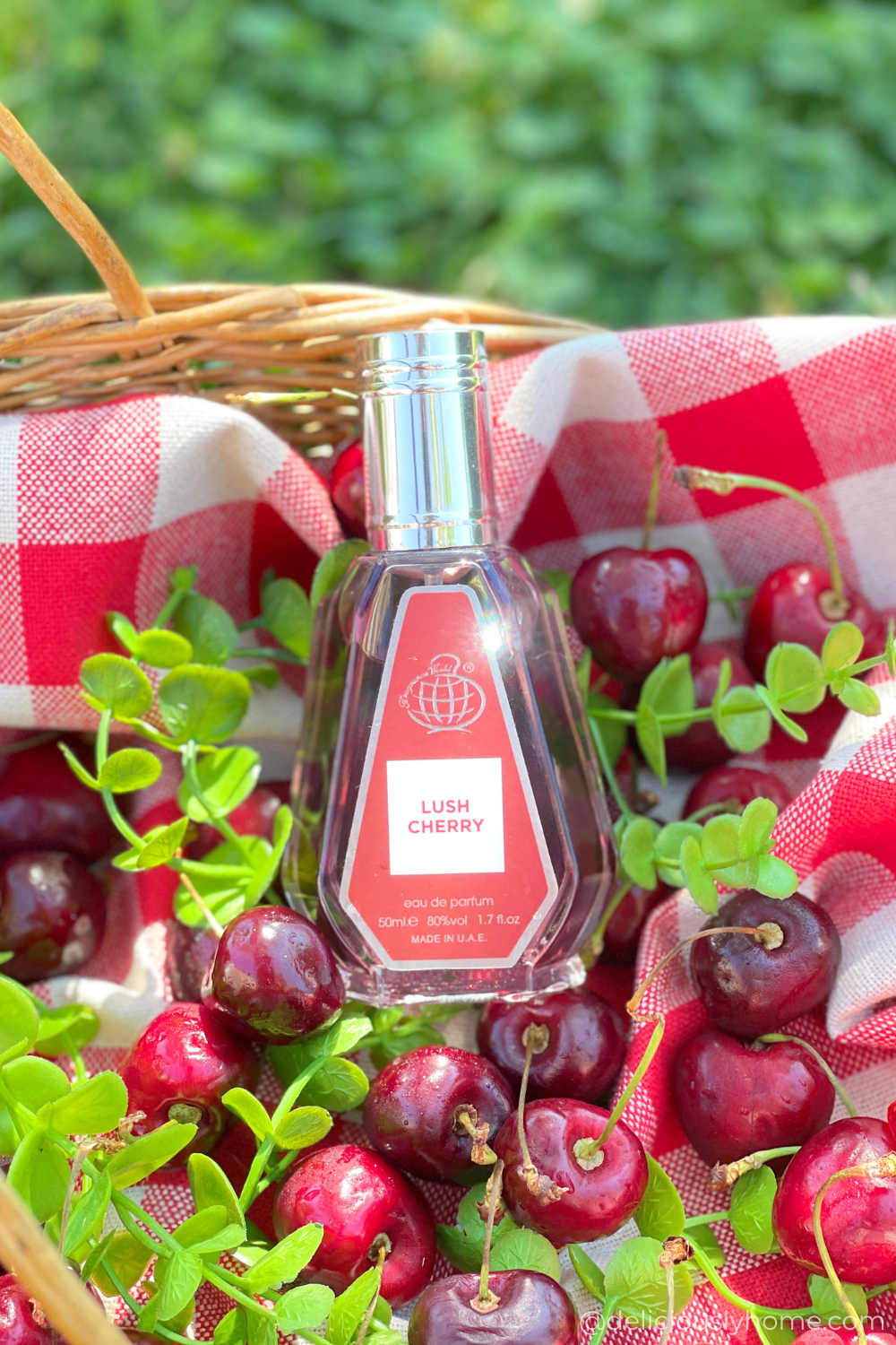 cherry girl summer 4 fragrances deliciouslyhome 9 Cherry Girl Summer sur Deliciously Home : Lush Cherry incarne la facette la plus affirmée des fragrances à la cerise, entre fruits noirs, liqueur et sensualité boisée.