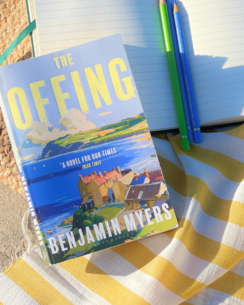 Un roman sur les rencontres, l’émancipation et ces conversations qui changent une trajectoire. Nous partageons notre avis complet sur The Offing dans notre nouvel article sur Deliciously Home.