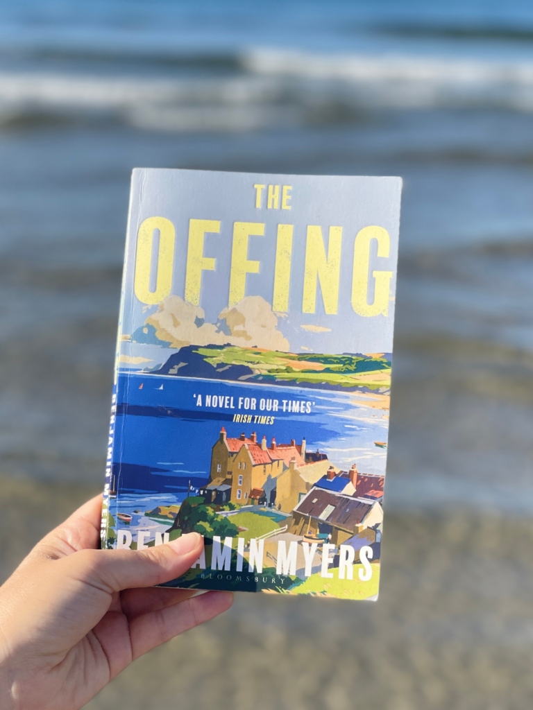 the offing benjamin myers deliciouslyhome article3 Difficile de ne pas penser à la côte anglaise en tenant The Offing face à la mer. Benjamin Myers y signe un roman profondément humain, dont nous parlons plus en détail sur Deliciously Home.